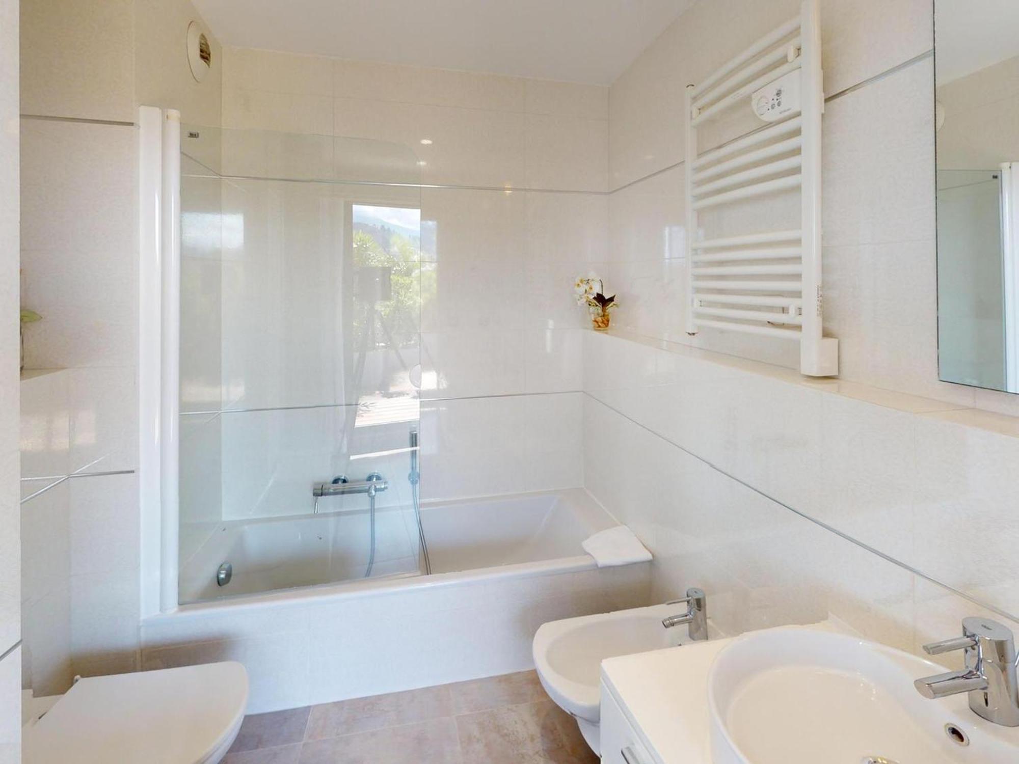 Magnifique 3P Face Mer Avec Terrasse De 46M² Et Parking Prive - Fr-1-196-250 Menton Exterior photo