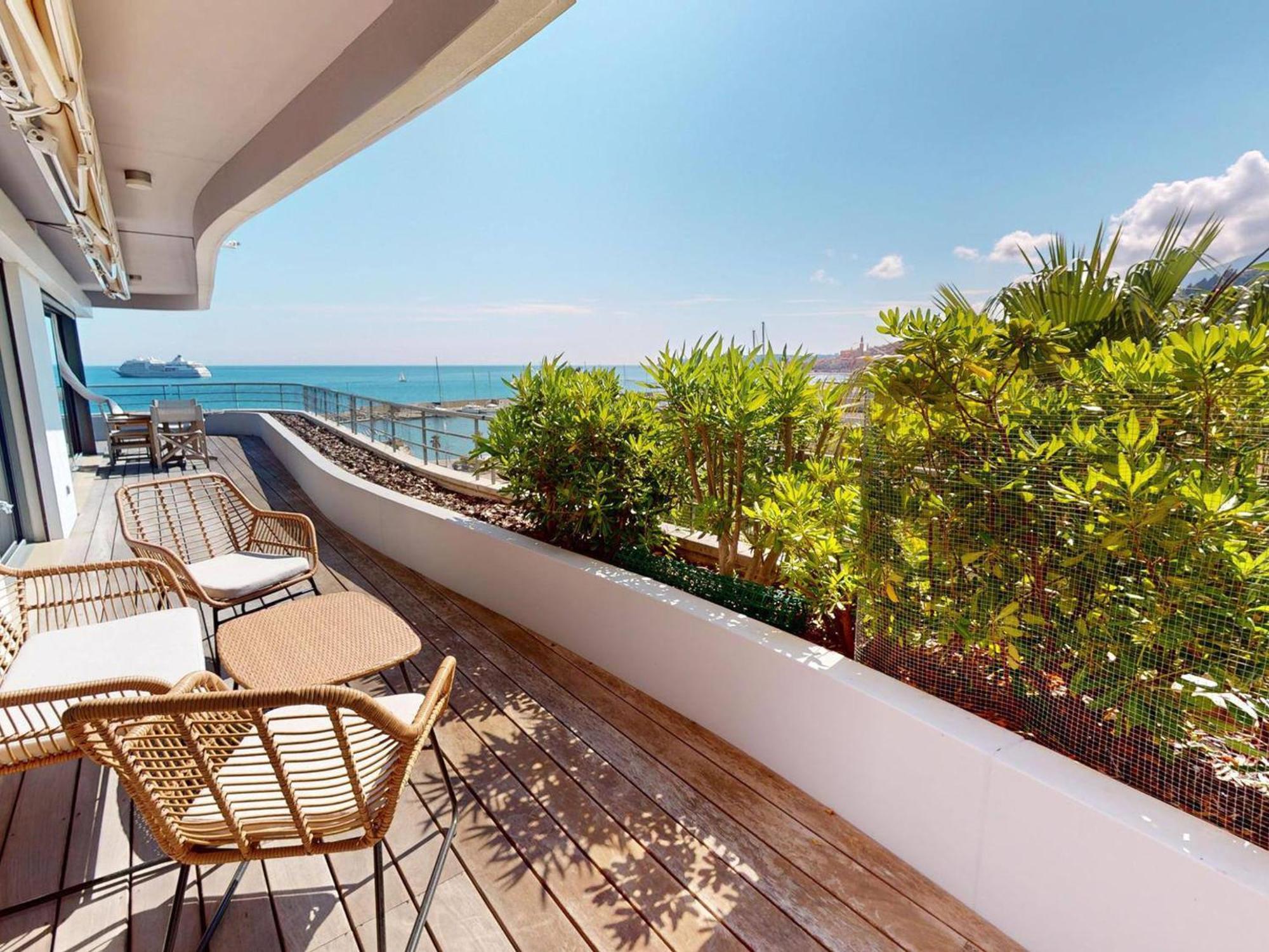 Magnifique 3P Face Mer Avec Terrasse De 46M² Et Parking Prive - Fr-1-196-250 Menton Exterior photo