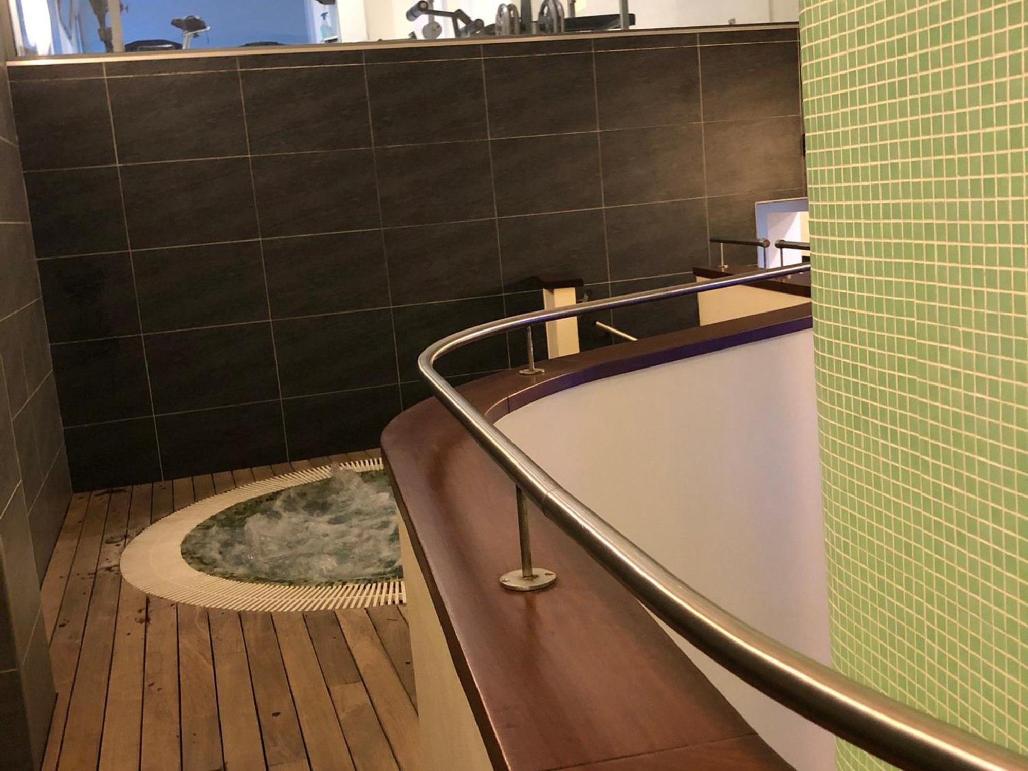 Magnifique 3P Face Mer Avec Terrasse De 46M² Et Parking Prive - Fr-1-196-250 Menton Exterior photo